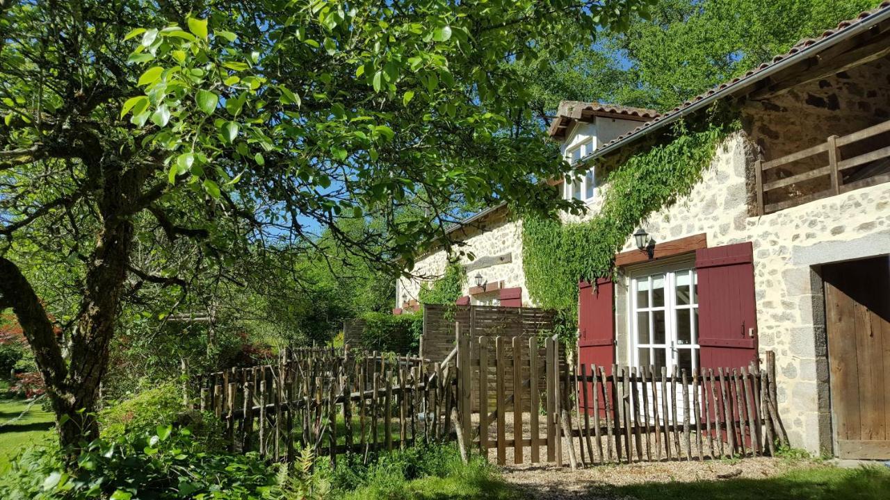Le Moulin De Pensol - Gites Bagian luar foto