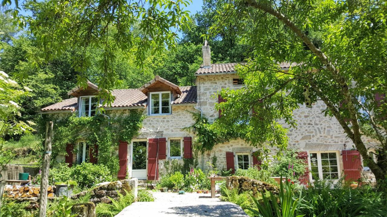 Le Moulin De Pensol - Gites Bagian luar foto