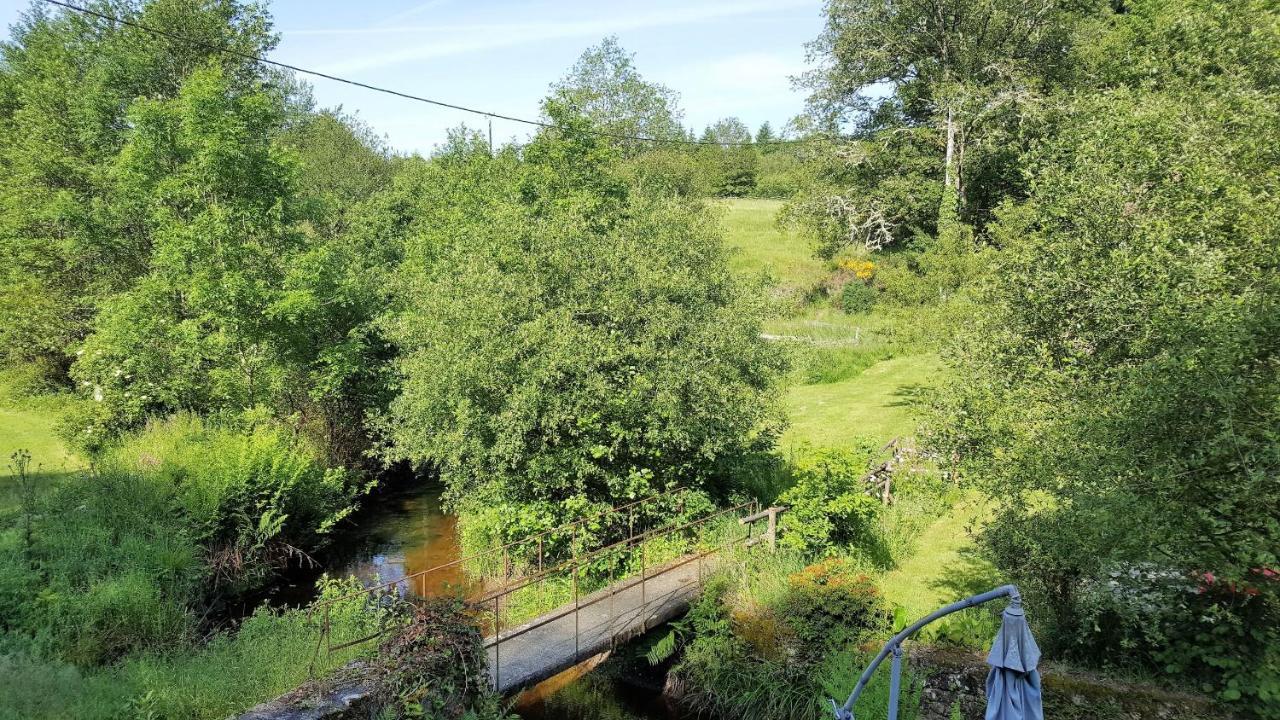 Le Moulin De Pensol - Gites Bagian luar foto