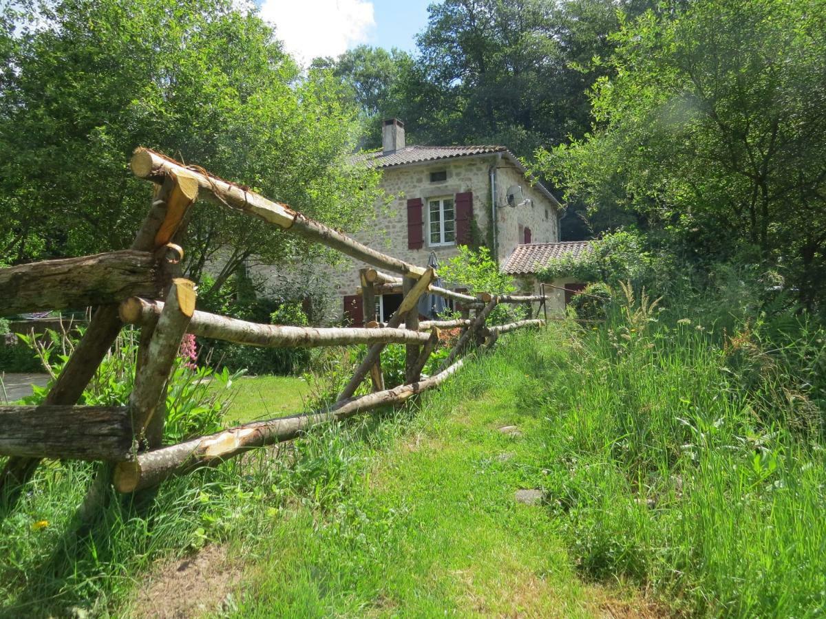 Le Moulin De Pensol - Gites Bagian luar foto
