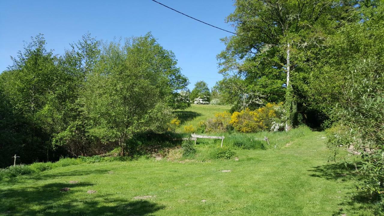 Le Moulin De Pensol - Gites Bagian luar foto